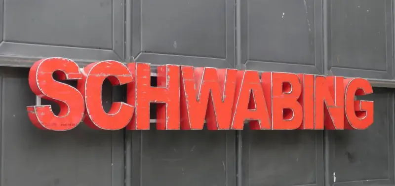 Artikelbild 2 des Artikels “Großbuchstaben - SCHWABING auf Metallrahmen Höhe ca. 50cm. “